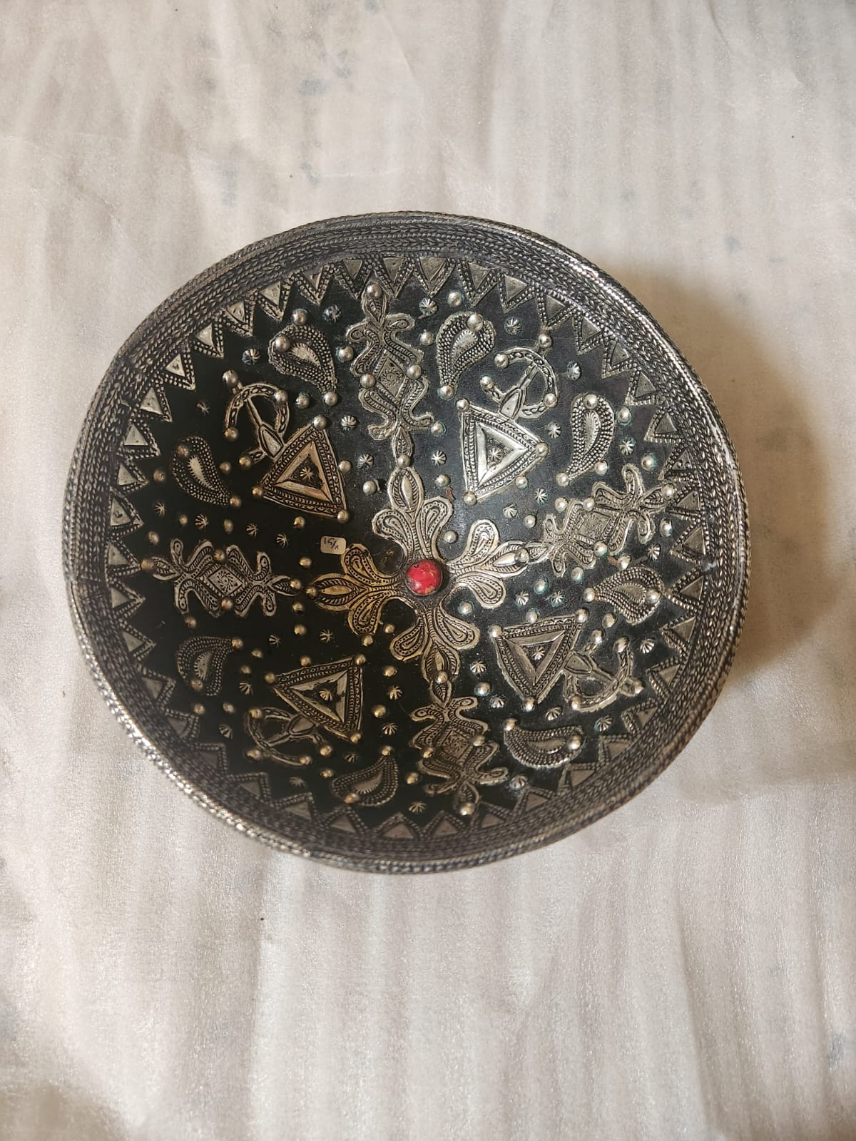 metal-mounted ceramic plate