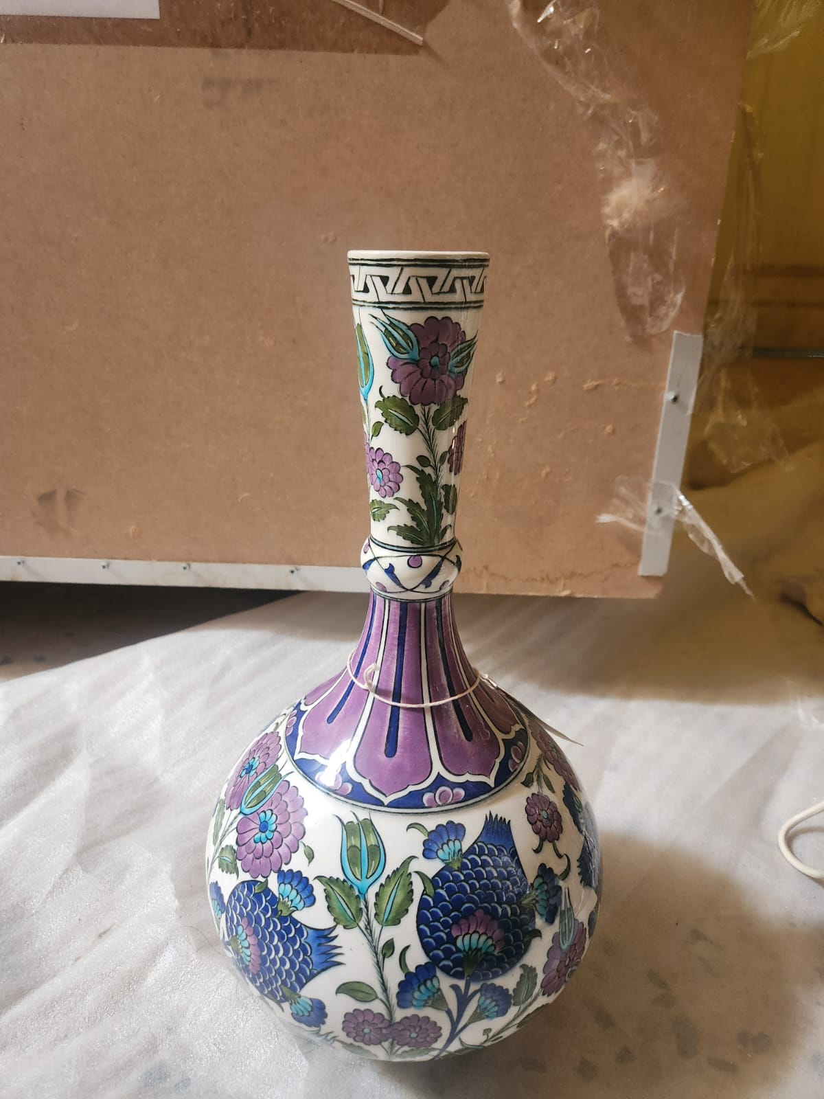 Exquisite polychrome ceramic 